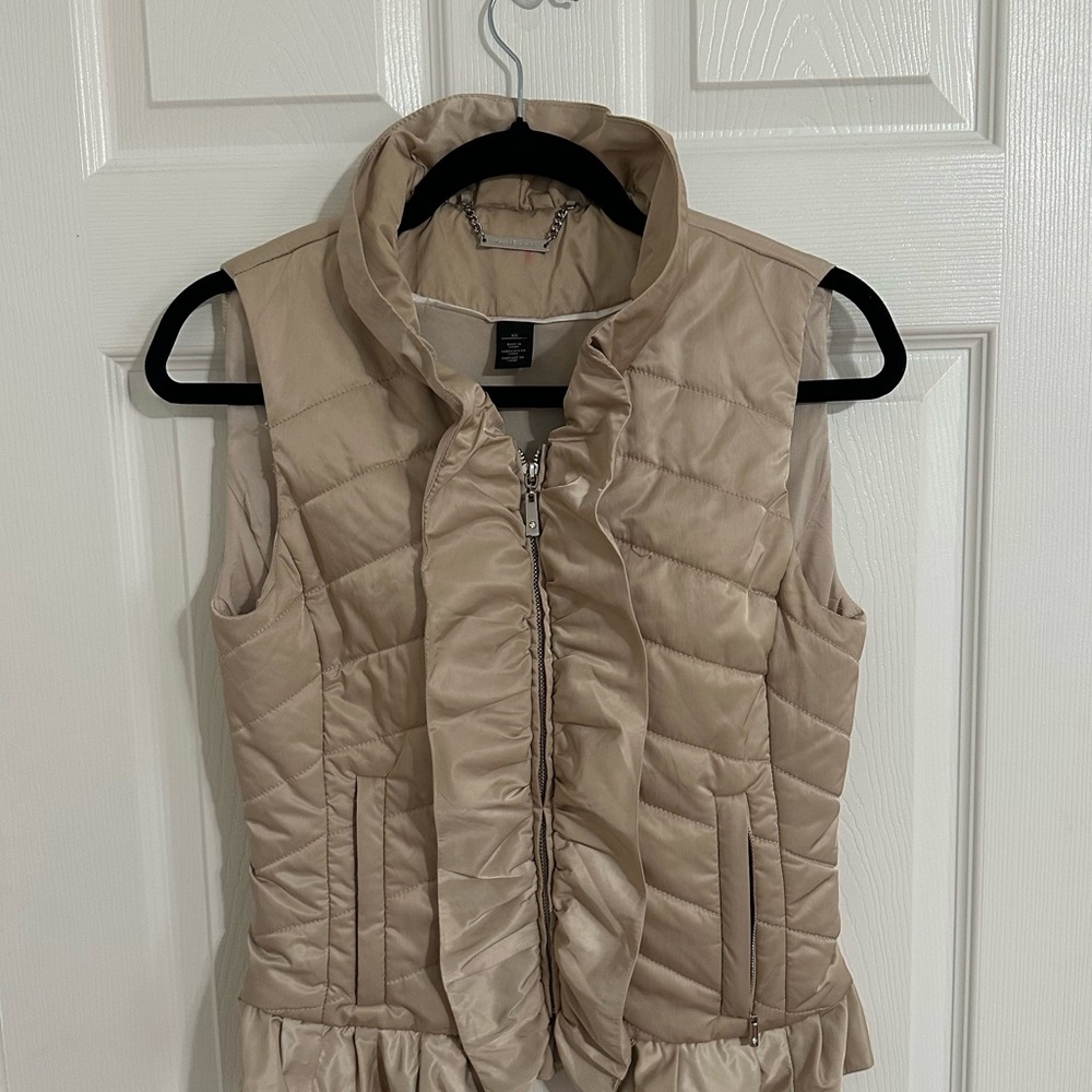 🔥White House Black Market: Champagne Vest